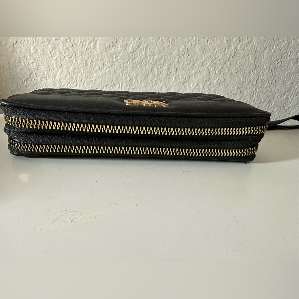 🌺XOXO Wallet🌺 - Picture 3 of 5